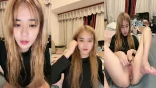 สาวจีนผมทองเธอไลฟ์สดในกลุ่มลับและได้โชว์เล่นกับหีของเธอแบบเสียว